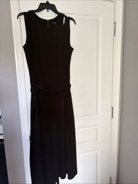 Gabby Skye Sleeveless Maxi pant with SideTie and pockets Fits like a size 12 .